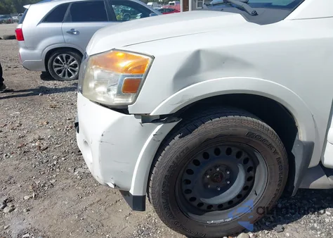 2010 Nissan Armada Platinum z USA, uszkodzony, nr VIN 5N1AA0NE8AN611934